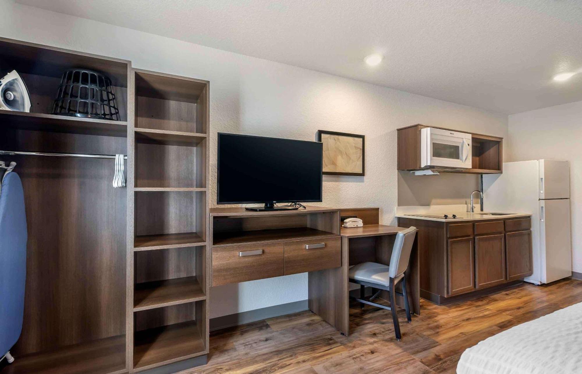 Extended Stay America Select Suites - Tampa - Brandon - East Heartland Buitenkant foto