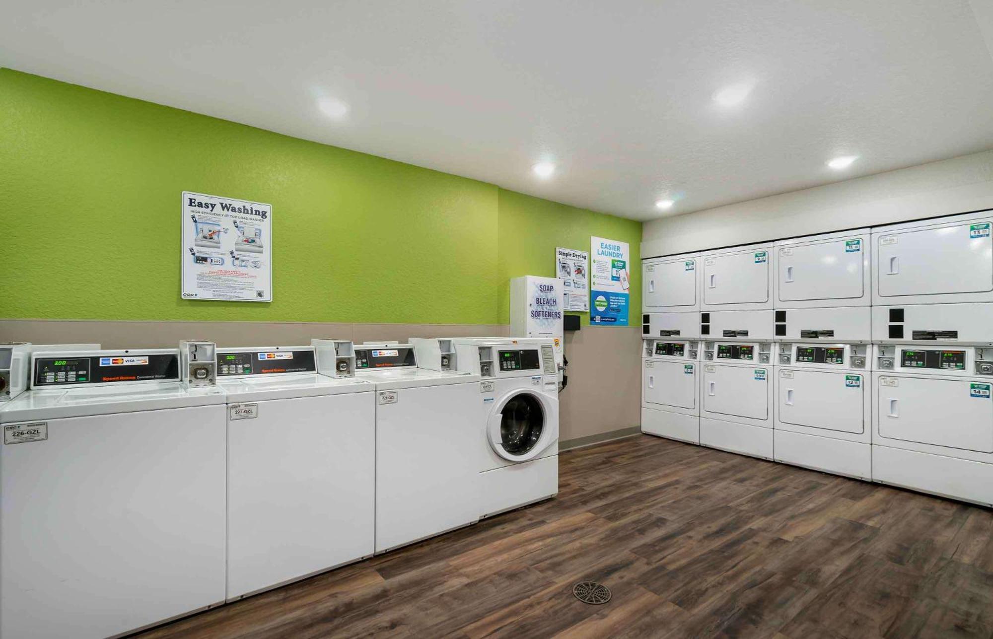 Extended Stay America Select Suites - Tampa - Brandon - East Heartland Buitenkant foto