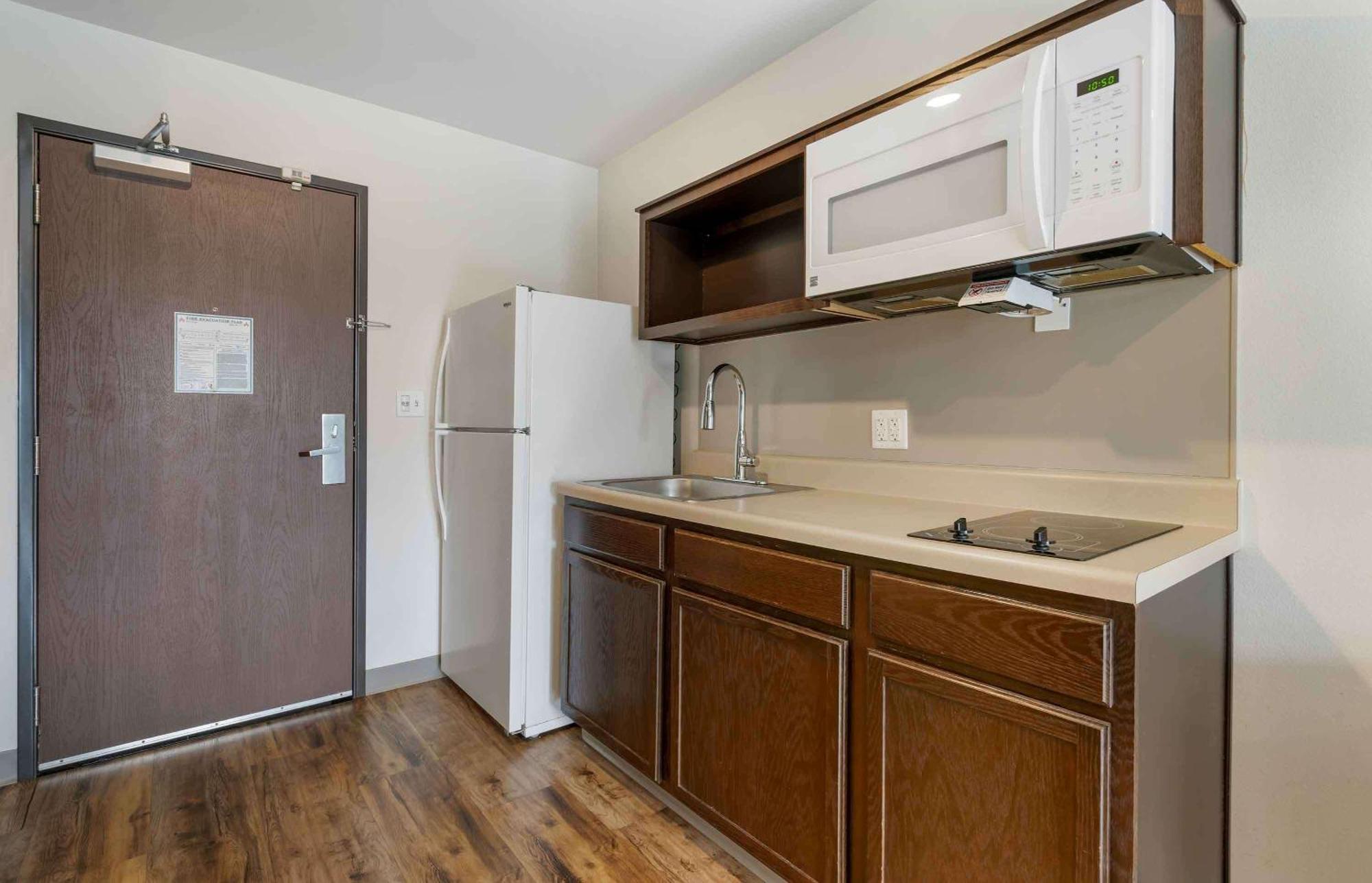 Extended Stay America Select Suites - Tampa - Brandon - East Heartland Buitenkant foto